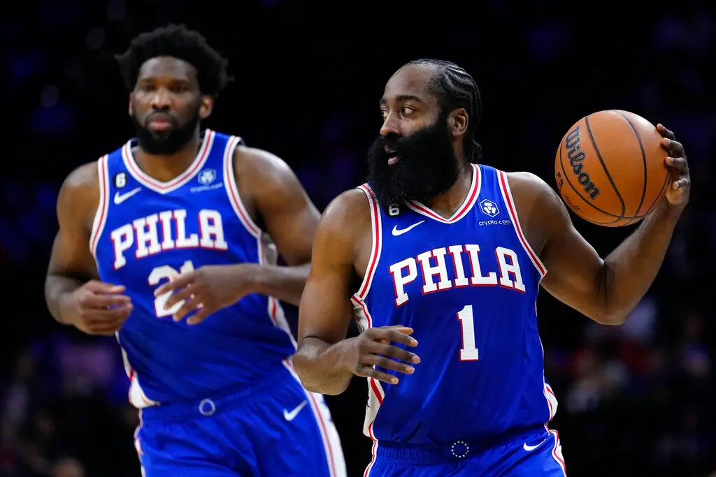 ▲James Harden認為自己在76人被束縛，前隊友Joel Embiid卻有不同看法。（圖／美聯社／達志影像）