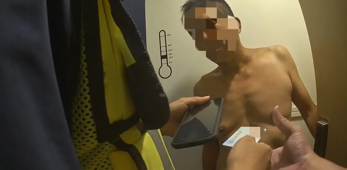 ▲一名通緝犯持朋友證件逃避入獄仍被警方逮獲，因不知朋友日前已入獄，警方電腦顯示「在監」。（圖／記者鄧力軍翻攝）