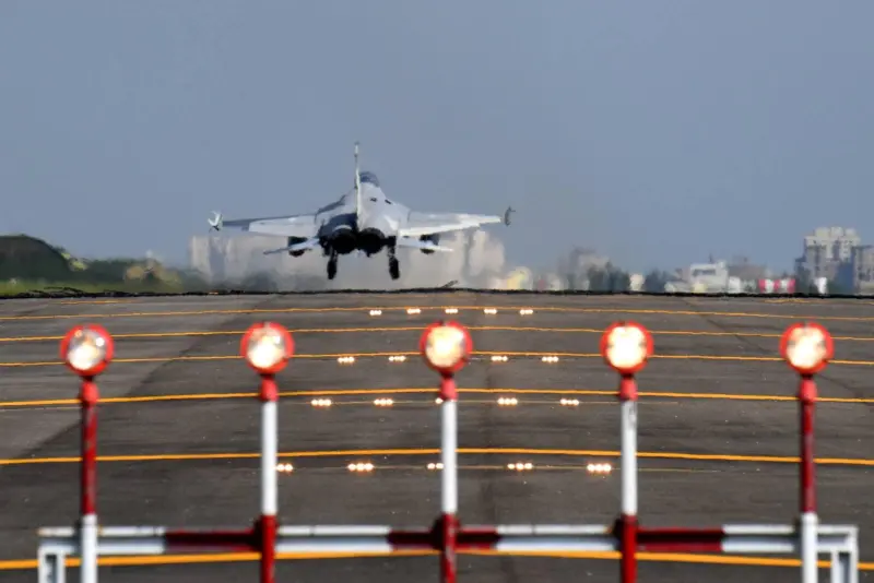 ▲參加天龍操演的IDF經國號戰機升空。(圖/翻攝自中華民國空軍臉書)