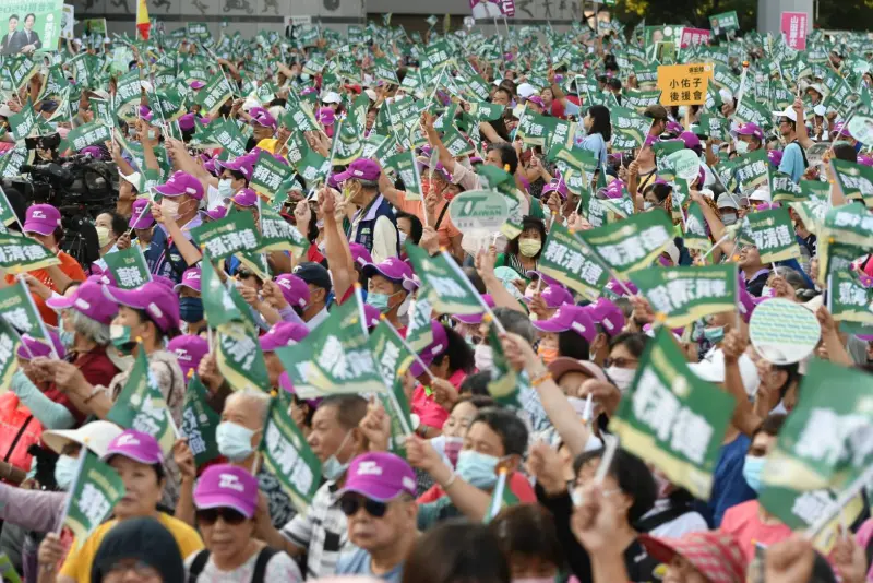 ▲破萬人湧入賴清德造勢場合。(圖/記者林調遜攝,2023.11.04)