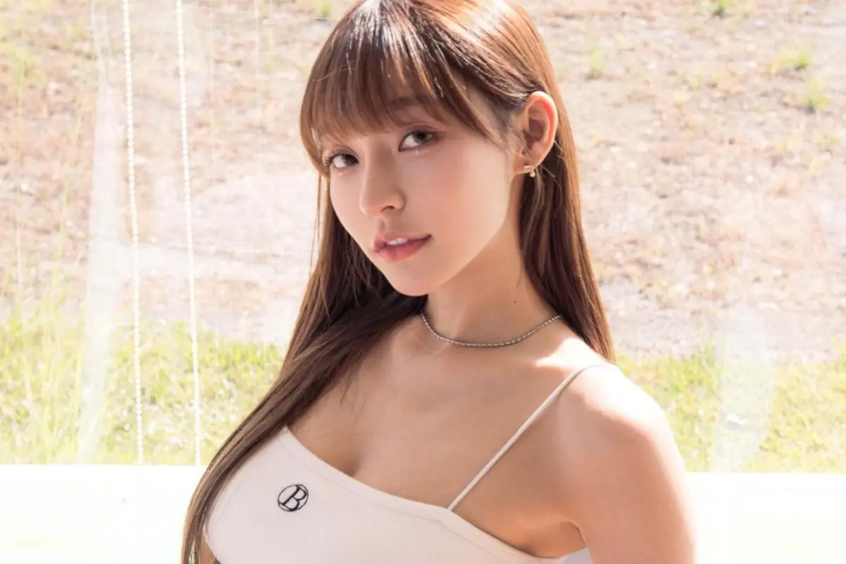 ▲林襄曬電影《惡女》拍攝現場照呈現朦朧美，身材曲線一覽無遺，吸引11萬人前來朝聖。（圖／林襄IG）