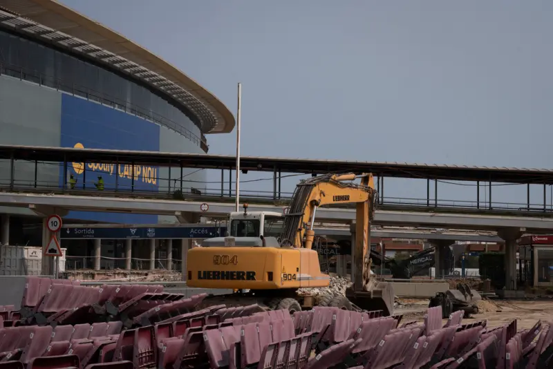 ▲巴塞隆納足球俱樂部主場諾坎普球場(Camp Nou)正在進行翻修，預計2025年完工。（圖／美聯社／達志影像）