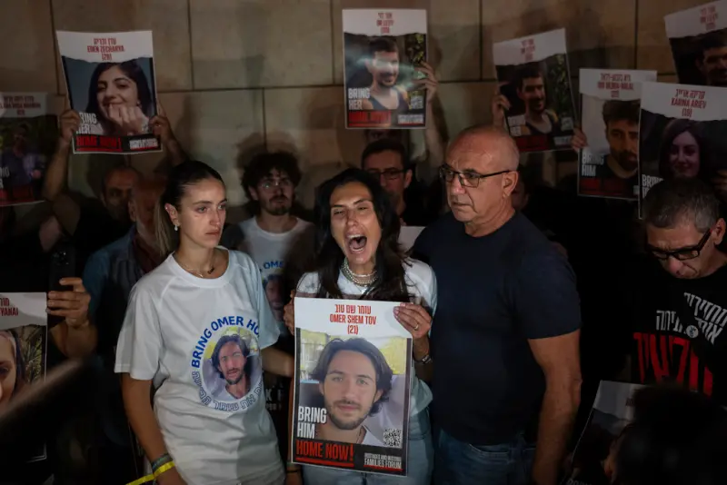 ▲被綁架的人質家屬對納坦雅胡無力救回親人感到憤怒不滿,要求其下台負責。(圖/美聯社/達志影像)