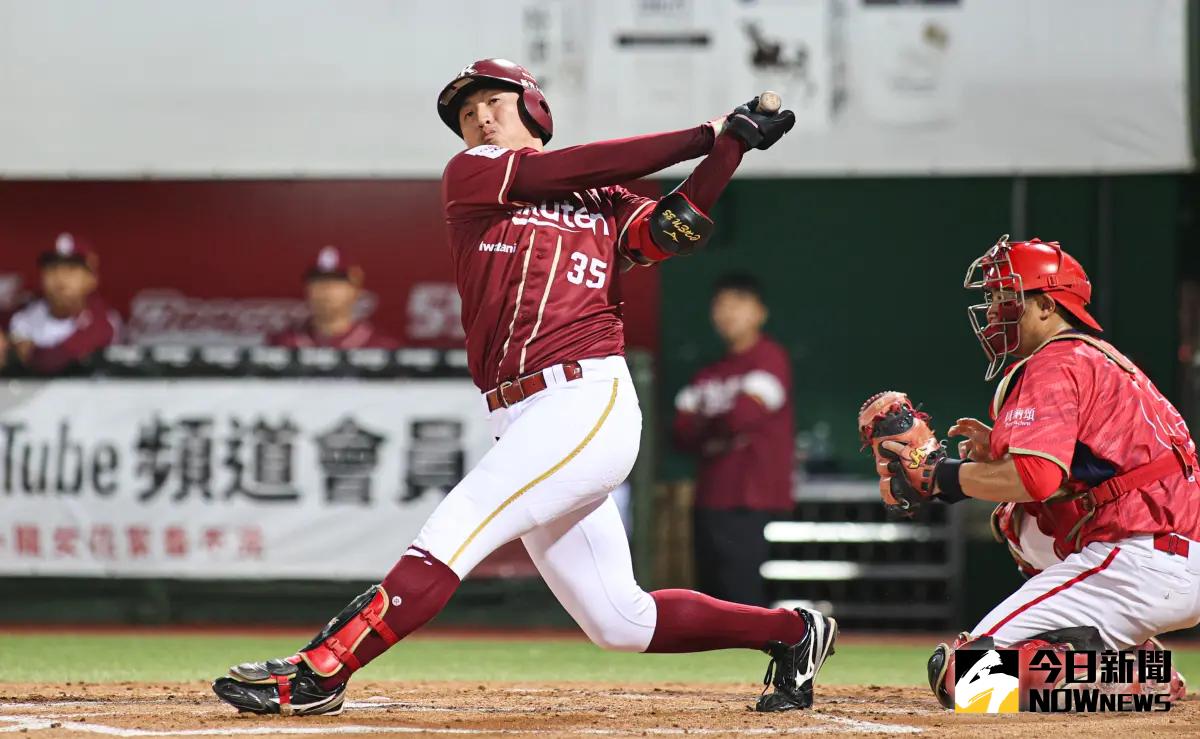 ▲樂天桃猿、味全龍聯手上演精采投手戰，桃猿靠成晉7局關鍵安打取得超前分，後續鐵牛棚合力守成，終場2：1力克味全龍，桃猿順利爬上第3。（圖／記者葉政勳攝 , 資料照）