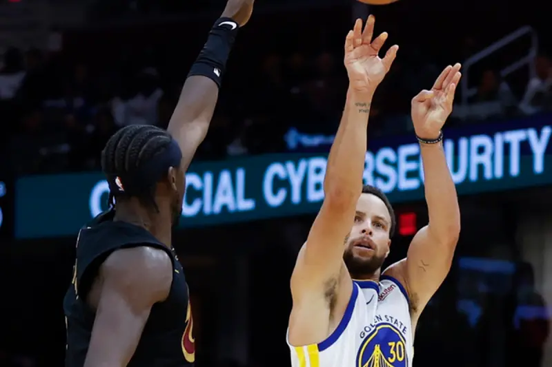 ▲勇士球星Stephen Curry命中7記三分球、砍下28分，但球隊最終仍不敵騎士隊，終止5連勝。（圖／美聯社／達志影像）