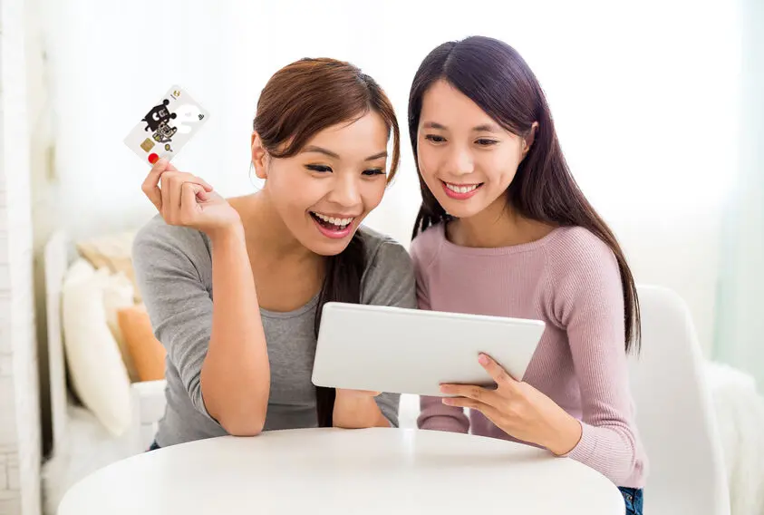 ▲迎戰雙11網購大檔，銀行建議民眾多善用分期0利率同享回饋的信用卡，放大優惠。（圖／兆豐銀行提供）