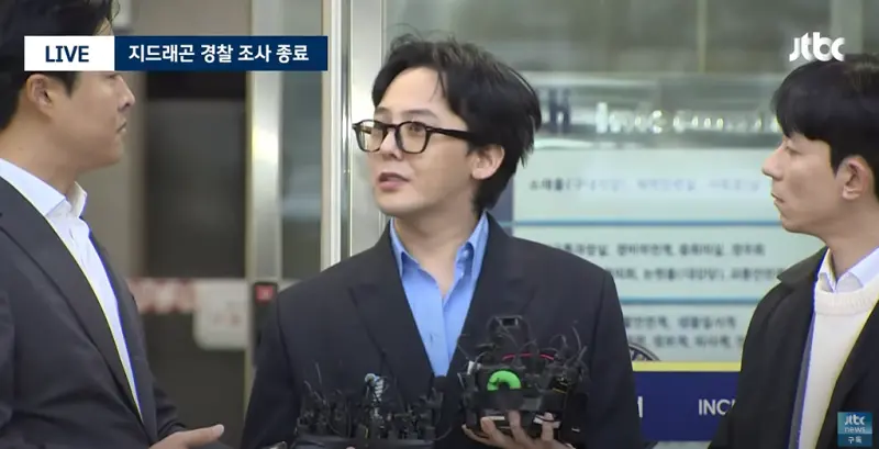 ▲BIGBANG隊長G-Dragon（GD、權志龍）為證明清白，主動到警局接受調查。（圖／翻攝JTBC）