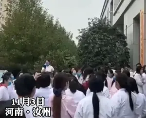 河南醫院爆積欠薪資逾1年！醫護群聚齊抗議　衛健委回應「沒錢」

