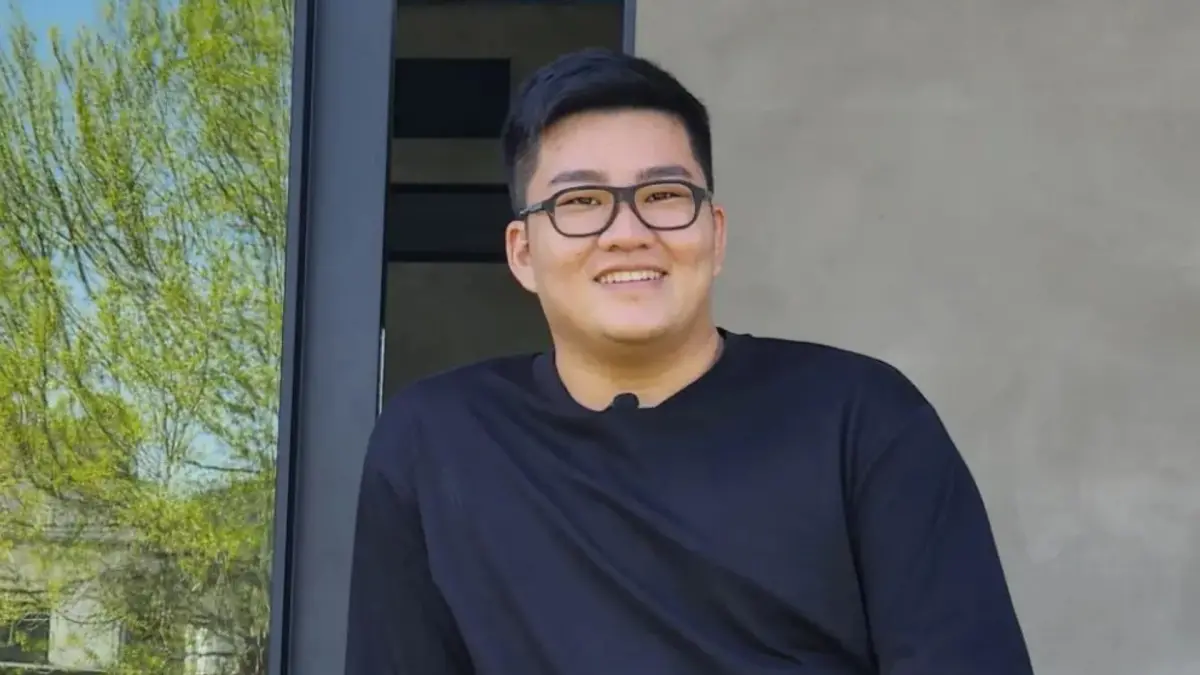 ▲Joeman涉持大麻被逮，訊後無保請回，「持毒學長」不滿開嗆質疑「為何驗尿不驗髮？」。（圖／Joeman FB）