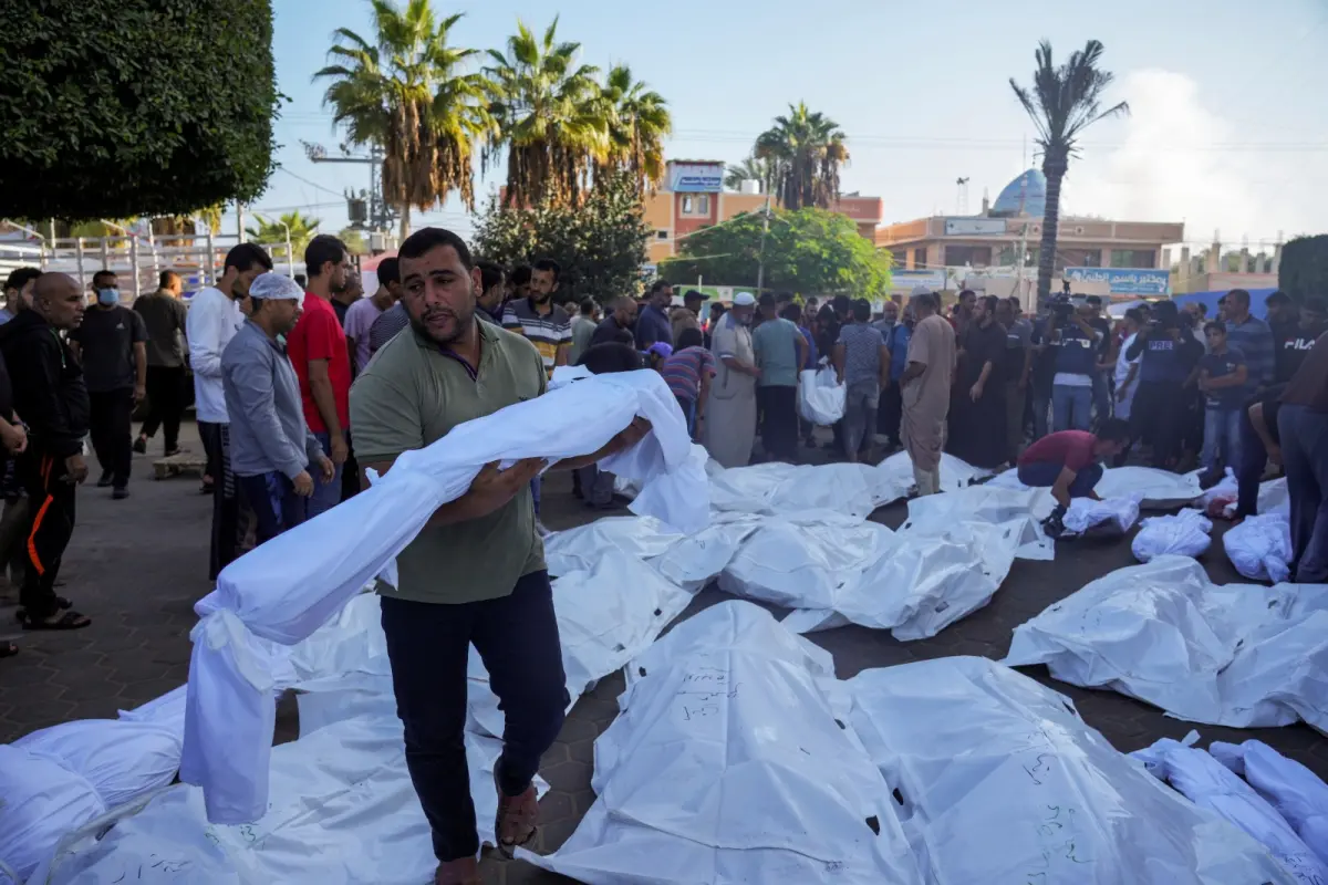 ▲由於燃料耗盡，加薩西法醫院（Al-Shifa Hospital）的死亡人數從上週末以來已增加到34人。圖為以巴衝突下的死難者，資料照。（圖／美聯社／達志影像）