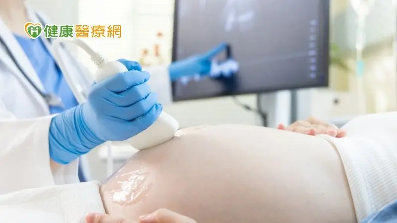 ▲類固醇風險再＋1！懷孕婦女打類固醇　研究曝將增「嬰兒嚴重感染」風險