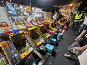 惡少撂人砸大東夜市遊戲機台 反遭壓制送辦