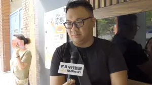 爭鮮大胃王艾嘉「爆吃101盤」挑戰成功!壯漢棄賽:盤子高度差遠 ▲頭香余先生身高185公分,賽後苦笑挑戰比他想像中困難許多。(圖/記者陳明安攝)