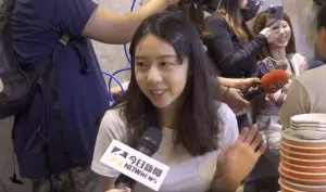 爭鮮大胃王艾嘉「爆吃101盤」挑戰成功!壯漢棄賽:盤子高度差遠 ▲也有挑戰者不貪心,只打算吃過8折門檻的15盤,獲得優惠就好。(圖/記者陳明安攝)