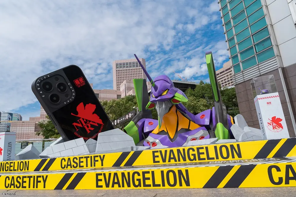 ▲CASETiFY 攜手《新世紀福音戰士》打造「PROJECT CSTF 計畫：台北作戰基地」戶外裝置，將高達 4 公尺的 EVA 試驗初號機從日本移師台北展出。（圖／官方提供）