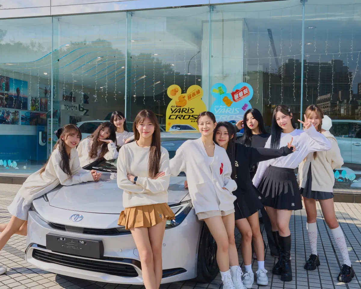 ▲「未來少女」幻藍小熊獲得節目冠軍獎品百萬名車，團員互相指認對方是最雷駕駛。（圖／天空娛樂☓迷音樂提供）