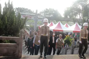 屏東縣政府今(8)日舉行入祀忠烈祠儀式,典禮由縣長周春米主祭。(圖/屏東縣政府提供) ▲屏東縣政府今(8)日舉行入祀忠烈祠儀式,典禮由縣長周春米主祭。(圖/屏東縣政府提供)