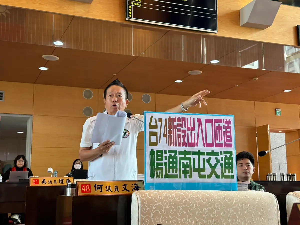 ▲議員何文海強烈建議，市府向中央再次爭取台74線在南屯區永春路段新設出入口匝道(圖／柳榮俊攝2023.11.8)