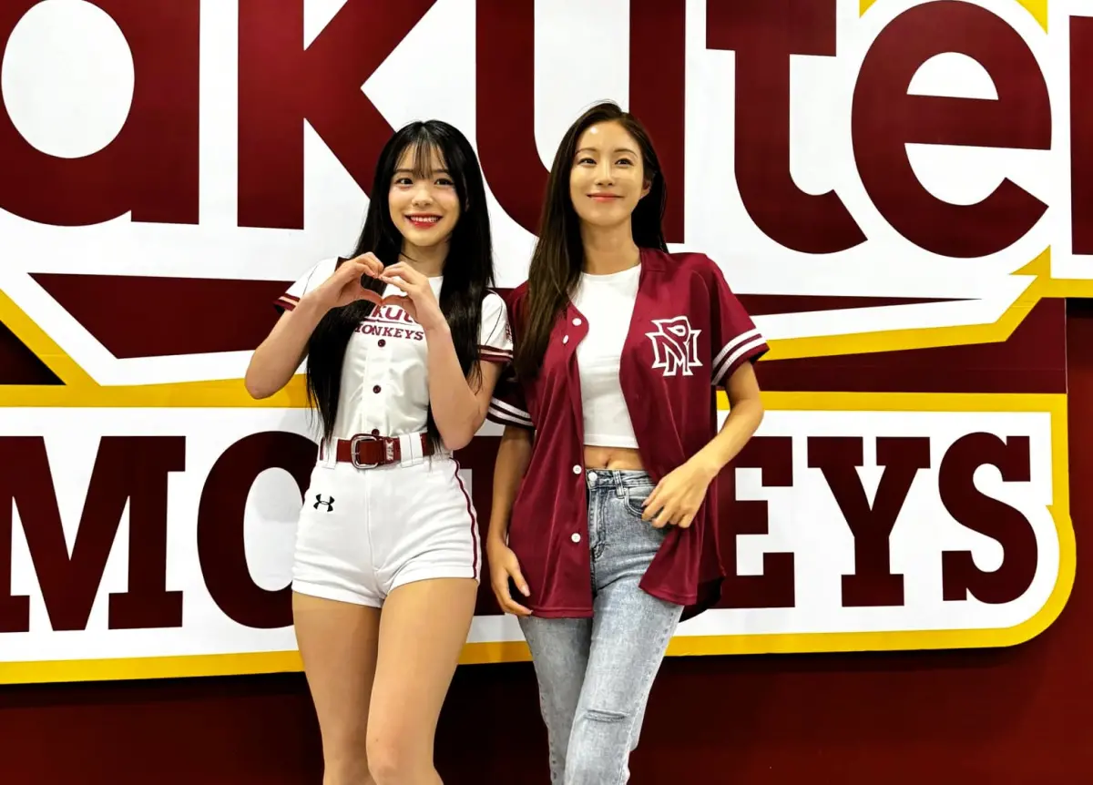 ▲韓國網美Bora Kim（金寶拉）與李多慧相見歡。取自Rakuten Girls臉書