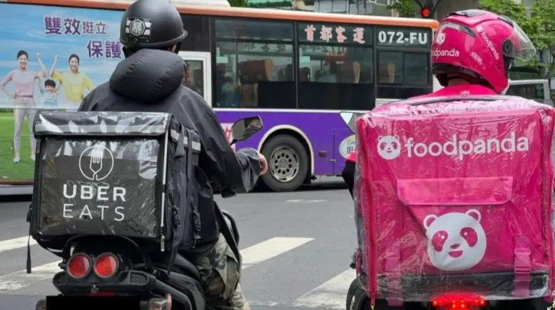 ▲Uber Eats宣布將以9億5千萬美元現金併購foodpanda台灣外送事業，最快2025上半年完成交易，大多數餐飲業者與消費者無不擔心之後Uber Eats將一家獨大。（圖／NOWnews資料照）