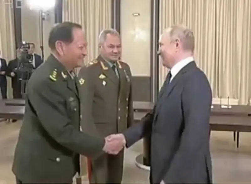 ▲俄羅斯總統蒲亭8日在莫斯科，會見到訪的中共中央軍委副主席張又俠。（圖／翻攝自微博）