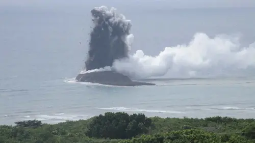 日本硫磺島外海火山噴發停止　新陸地恐漸縮小
