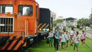 ▲哈瑪星鐵道文化園區可親近真實的鐵道車輛。（圖／高史博提供）
