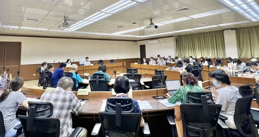 ▲屏東縣政府9日指出，「0922火災爆炸災害」專案捐款累計達新台幣1億8806萬8945元，其中在有關指定罹難者扶助金部分捐款金額明確，經委員會決議將依指定用途先行撥付。（圖／屏東縣政府提供）