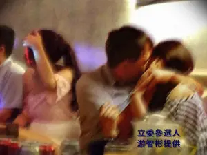 ▲民進黨組織部主任林正鴻遭爆流連酒店，激吻陪酒女性。（圖／游智彬提供）