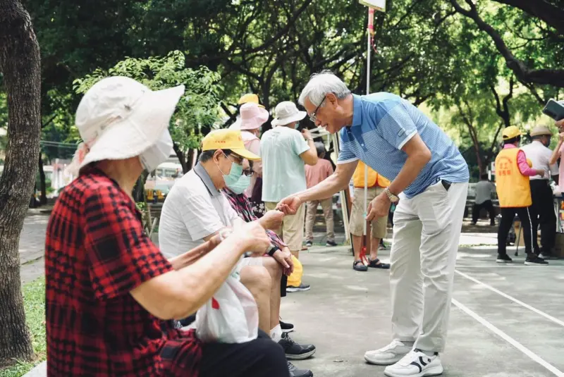 ▲郭倍宏痛批，不正義的團結叫集體霸凌，霸凌者沒有權力喊正義，更沒有資格喊愛台。最後他也呼籲投票給會贏的人！半夜落跑的人怎麼贏？（圖／截自郭倍宏臉書）