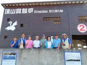 ▲低碳輕旅行活動在頂山賞鳥亭觀賞黑面琵鷺等水鳥（圖／雲嘉南管理處提供）