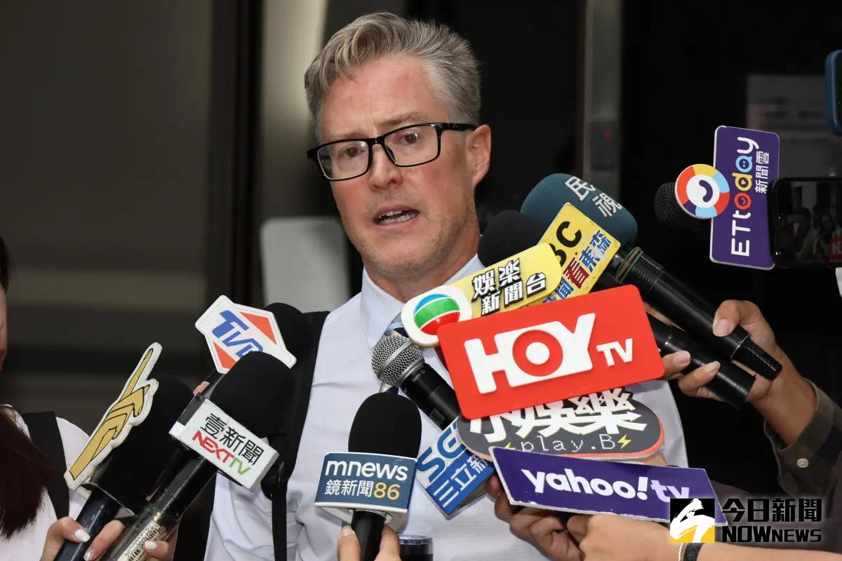 ▲夏克立今現身台北士林地院，出庭後眼眶泛淚，哽咽對鏡頭喊話「想念」。（圖／記者陳明中攝）