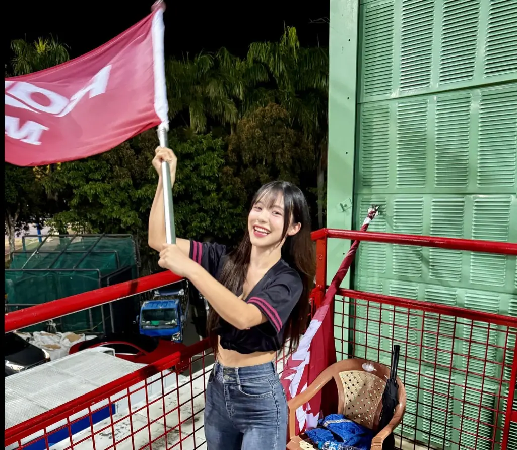 ▲台灣大賽樂天桃猿聽牌，李多慧決定改機票留在台灣再拚一場，粉絲狂讚超有心！。（圖取自Rakuten Girls臉書粉專）