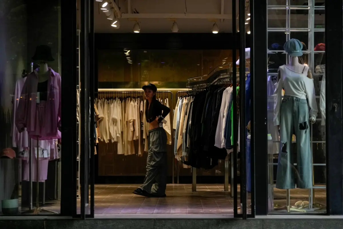 中國旅遊成噩夢！23名新加坡人「拒絕購物被鎖在商場」