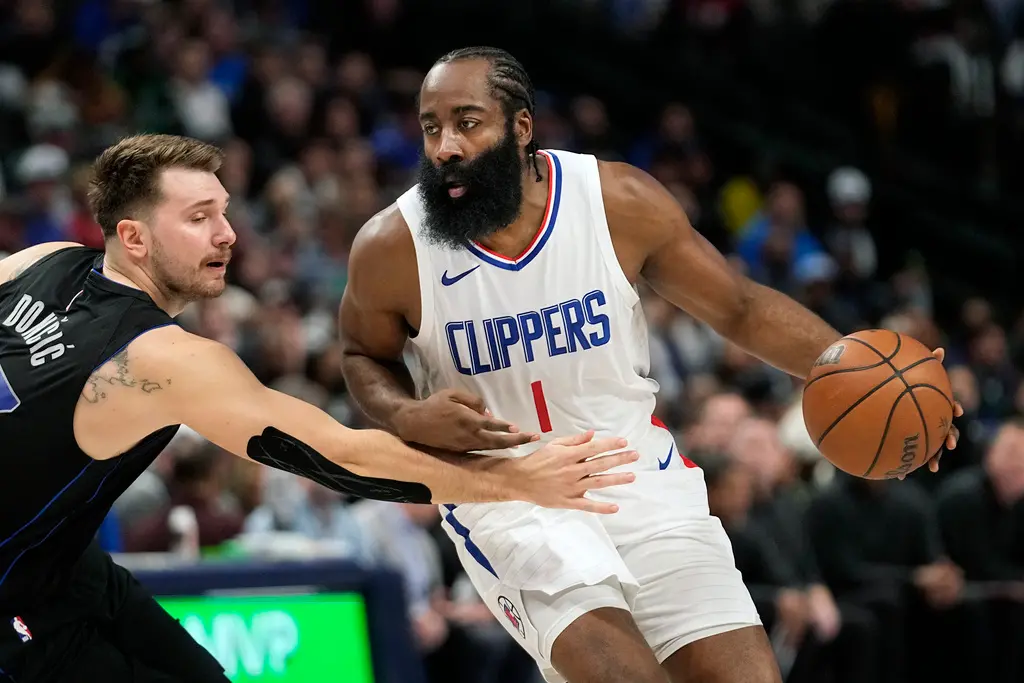 ▲洛杉磯快艇本季交易得到James Harden，但球隊目前化學效應不佳。（圖／美聯社／達志影像）