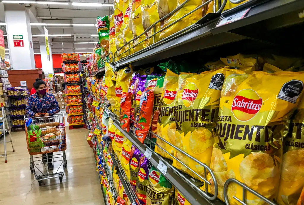 ▲哥倫比亞的「垃圾食物法（junk food law）」於本月生效，將針對超加工食品徵稅，此舉受到許多健康專家及活動人士歡迎，認為哥倫比亞將成為其他國家的模範。（示意圖／美聯社／達志影像）