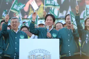 ▲賴清德細數民進黨執政7年經濟成果，強調政府致力管控風險，不代表要完全切斷和中國的經貿關係。（圖／立委黃秀芳提供，2023.11.12）