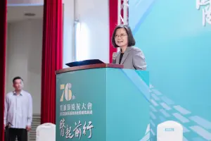 赴醫師節慶祝大會 蔡英文:明年以疫後特別預算挹注健保200億