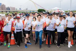 渣打臺北公益馬拉松吸引2.5萬名民眾開跑！陳彥博、王麗雅領軍
