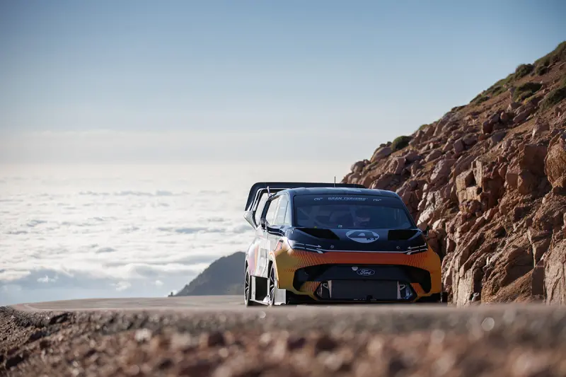 ▲ Ford公布「SuperVan 4.2」挑戰派克峰國際爬山賽創紀錄影片 