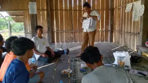 ▲柬埔寨的紀錄片製作人Sithen Sum透過紀錄片的調查與採集的工作方法，來鼓勵部落青年關心與記錄部落面對土地正義議題。（圖／Sithen Sum提供）