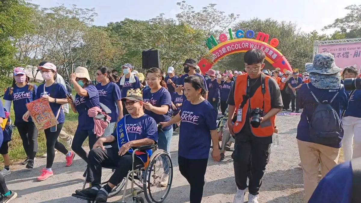 ▲弘道爺奶健走屏東場千人開走。（圖／弘道老人福利基金會統一提供）