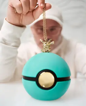 Tiffany Blue小藍盒變「寶可夢珠寶球」!黃金鑽石皮卡丘超狂亮相 ▲Tiffany & Arsham Studio & Pokémon寶可夢聯名系列。(圖/Tiffany & Co.提供)