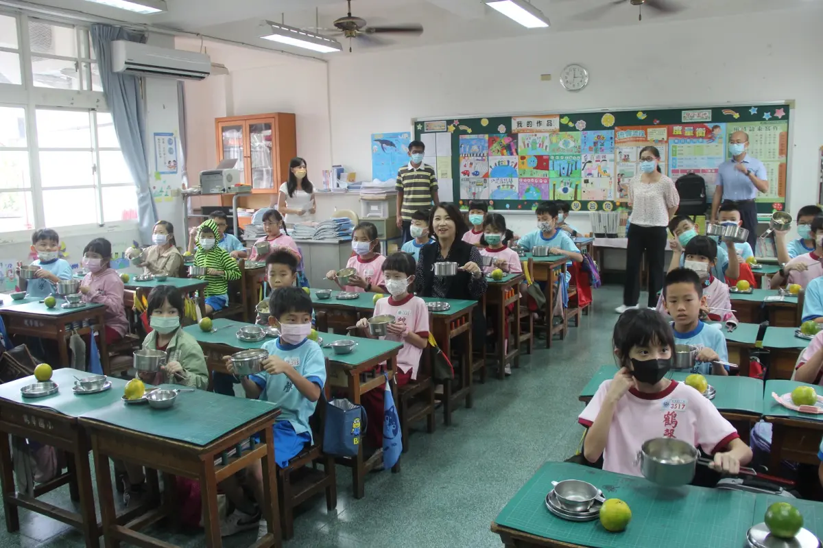 ▲家長在意兒童發育，尤其擔心長不高，轉而尋求「轉骨方」，醫師提醒過早服用補腎轉骨藥方，可能導致性早熟。（圖／記者莊全成翻攝）