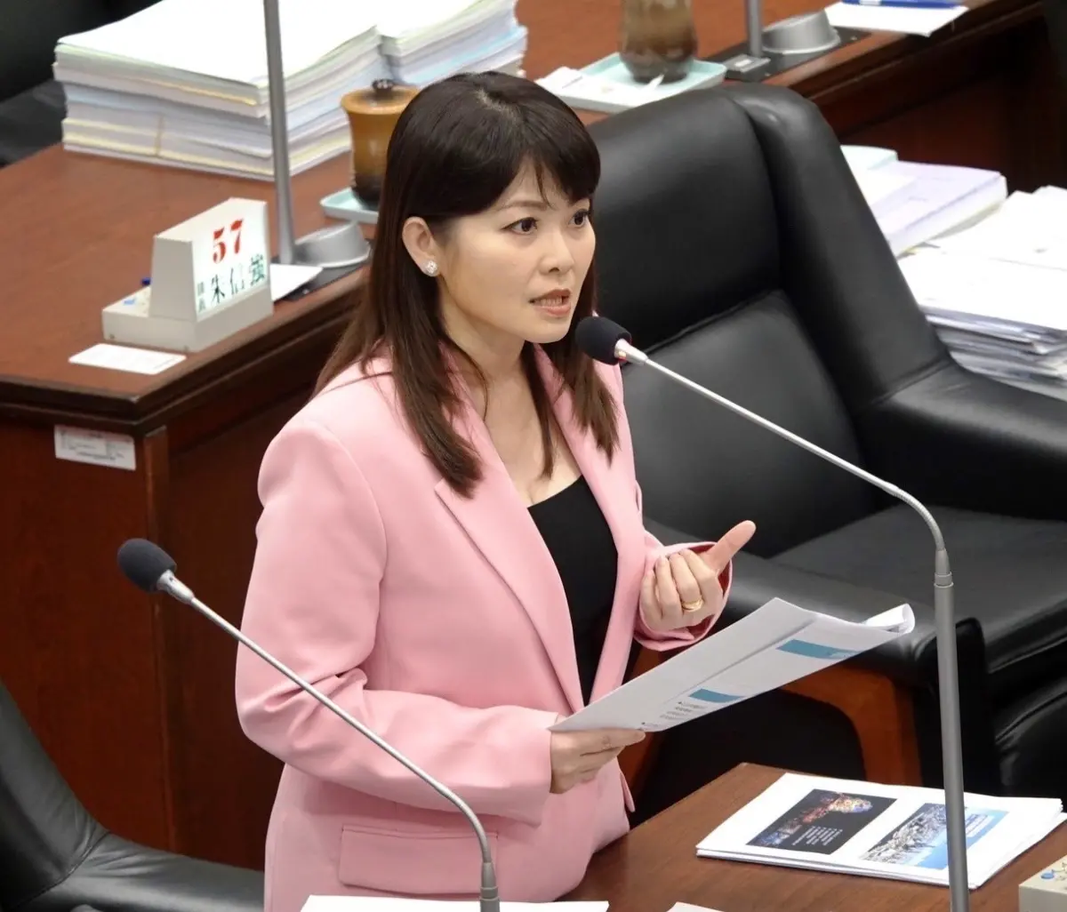 ▲消保會近期隨機抽驗南部地區挫冰配料，高雄抽驗9件有8件超標，國民黨立委參選人陳美雅砲轟市府不要等出事才來檢討。（圖／陳美雅辦公室提供）