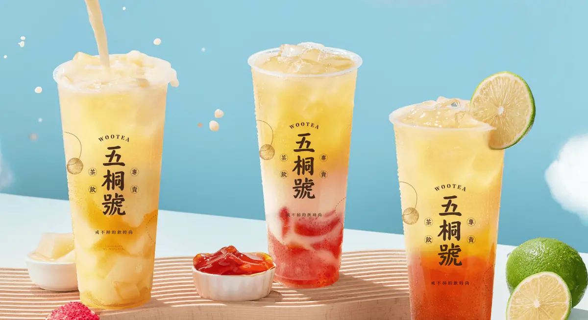 ▲幫咀嚼控一次整理咖啡、手搖飲買一送一優惠，星巴克經典紅茶葛粉燕麥那堤買一送一，CoCo輕乳茶和日焙蕨餅奶茶也買一送一，可不可熟成紅茶新推「菓玉」，五桐號「多多粉粿」賣到缺貨。（圖／五桐號提供）