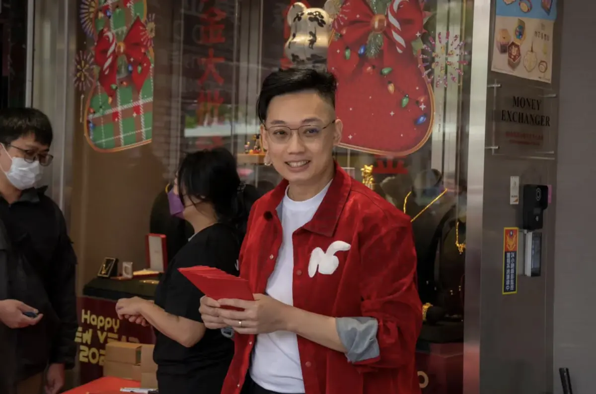 ▲睿森銀樓負責人涂誠文，捲入「88會館洗錢案」，2023年潛逃出境，目前被通緝中，不過該集團又爆出疑似有3名警官，涉嫌透過虛擬貨幣幫涂誠文集團洗錢，被檢調約談。（圖／翻攝涂誠文臉書）