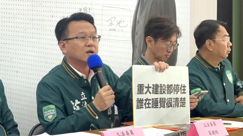 ▲立委莊競程指出,他爭取鄉親期待20年的建設時,也未曾說過「之前的立委(指盧秀燕)在睡覺嗎?」(圖/記者顏幸如攝,2023.11.14)