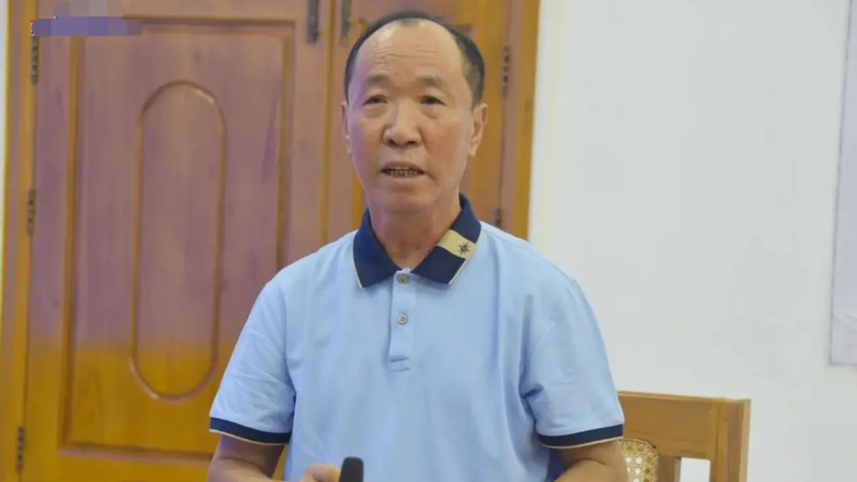 ▲11月12日中國罕見動真格，公安機關發布懸賞通告，通緝四名詐騙集團領導家族的成員，包括明學昌及其子女。圖為明學昌。（圖／翻攝自微博）