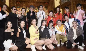 《天知道》籌備3年順利開拍 白冰冰點燈祈福感動落淚 ▲《天知道》舉辦點燈祈福記者會,演員們都出席共襄盛舉。(圖/記者陳明安攝)